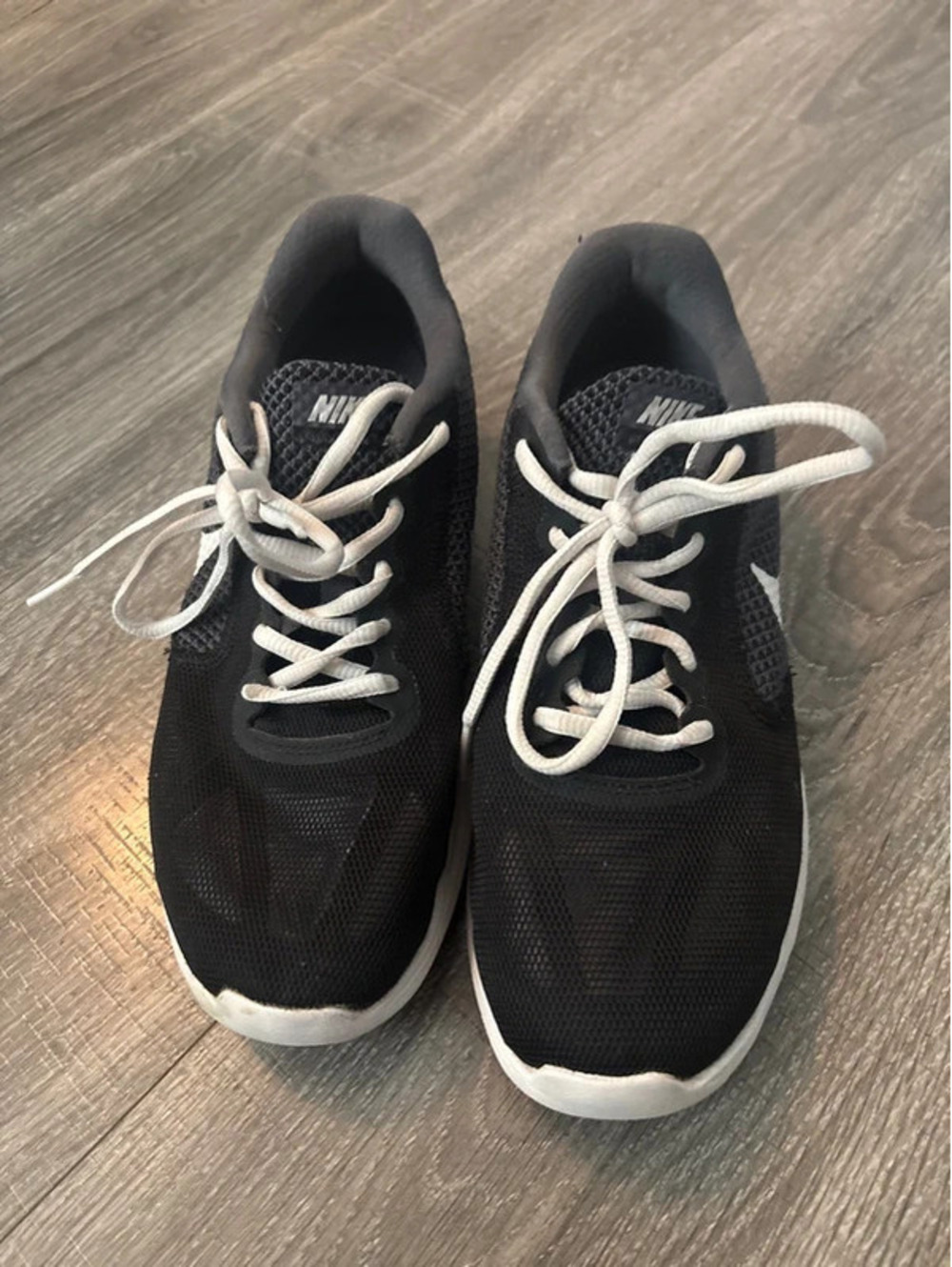 Women’s Nike revolution shoes size 9.5